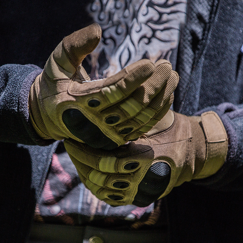 Tactische handschoenen met aan - Outdoor Hunting Logo recensie en prijs
