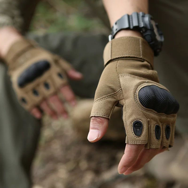 Tactische handschoenen met aan - Outdoor Hunting Logo recensie en prijs